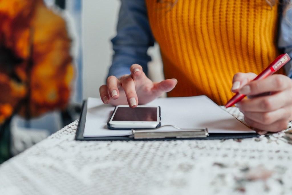 Cara cek tagihan PDAM lewat HP dari e-commerce.