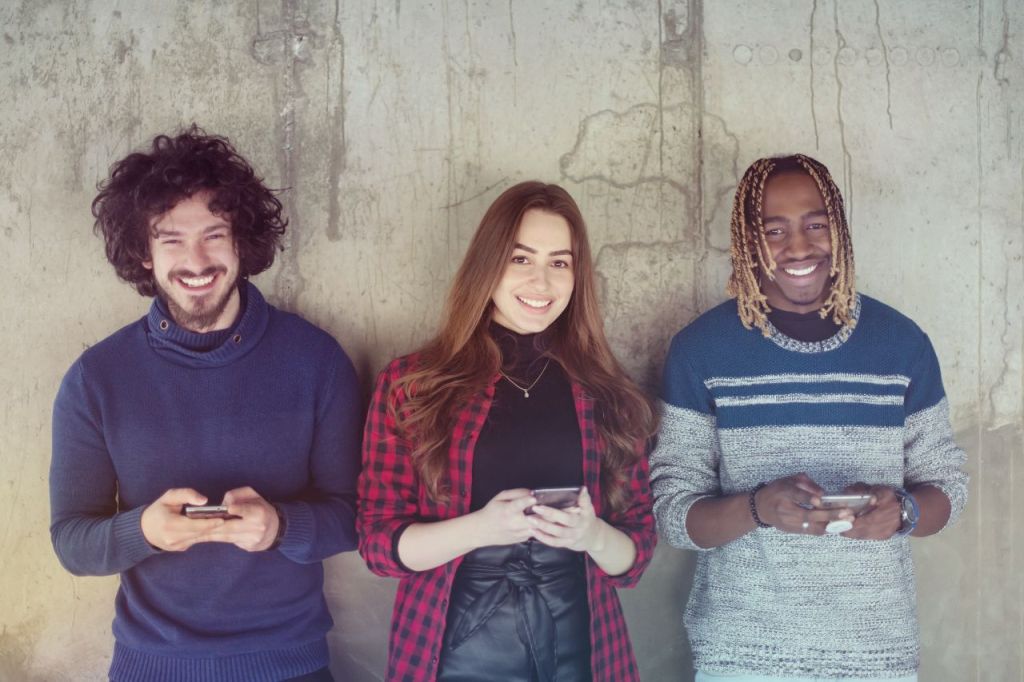 Keuntungan transsfer pulsa Telkomsel ke Indosat