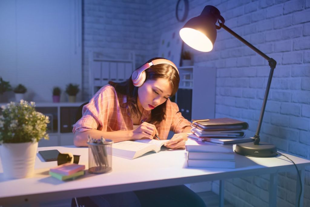 10 Cara Memulai Bisnis Online dari Nol dan Modal&nbsp;Minim